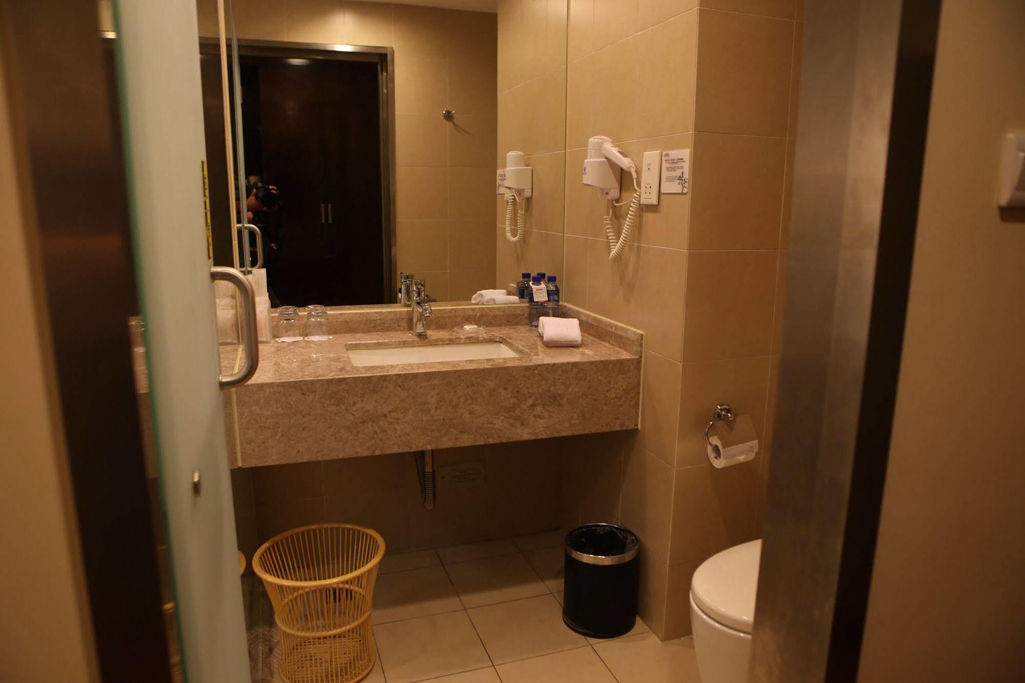 Benjoy Hotel - Jinqiao Branch Shanghai Extérieur photo